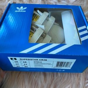 superstar crib adadis shoes. baby’s, 1K.